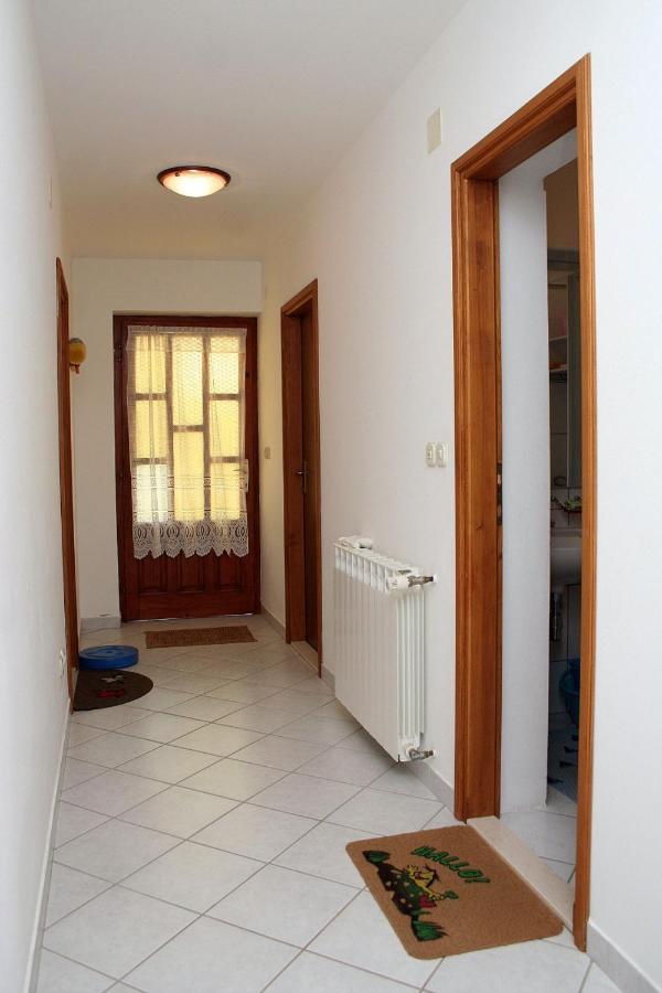 Apartment Vrboska 4634B Экстерьер фото
